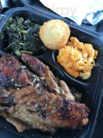 Willie B's Sisters Southern Cuisine food