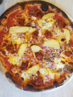 Donna Louisa Pizzeria Artisanale food