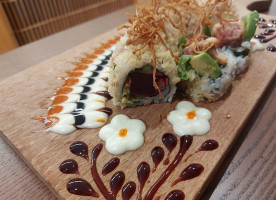Waki Waki Veggie Sushi food
