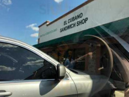 El Cubano Sandwich Shop outside