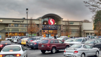 Safeway Liquor outside