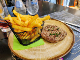 Le Bistrot Des Halles food