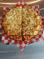 Mano's Pizza And Wings food