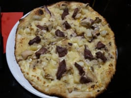 Pizza Bonici food