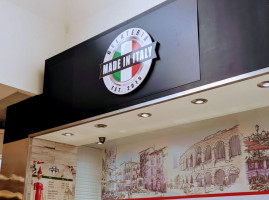 Gelateria Made In Italy inside