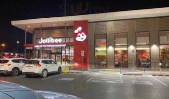 Jollibee outside