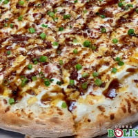 Pizza Boli's food