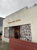 Leucadia Donut Shoppe outside