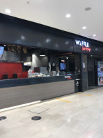 Waffle Factory O'parinor inside