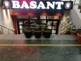 Basant (sector 32) inside