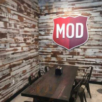 Mod Pizza inside