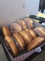 Lee's Donuts food