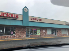 Old Fashioned Donut Shoppe inside