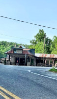 Riverside Tavern At Turners Corner food