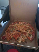 Petersen's Pizza food