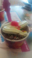 Menchie's Frozen Yogurt food