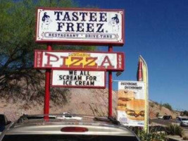 Sundance Pizza And Tastee Ice Cream outside