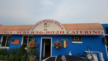 Gino's Pizza Place outside