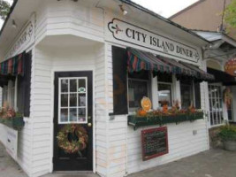 City Island Diner outside