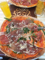 Pizzeria Golfo di Napoli food