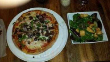 Pizza Cucinova food