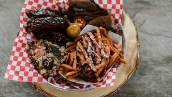 Smokin' Pig Bbq Of Anderson (hwy 81) food