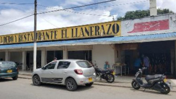 Asadero Y El Llanerazo inside