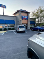 Ihop outside