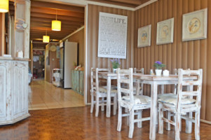 Rosapastel Café inside