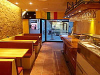 La Pizzería Di Gianluca inside