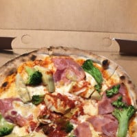 Holzofenpizza Engel food