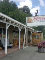 Miller's Bakery Deli outside