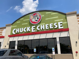 Chuck E. Cheese's outside