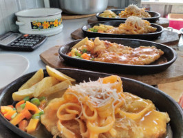 Logissteak Genuk Indah food