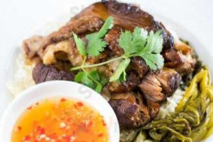 House Of Thai On Larkin food