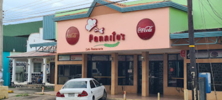 Pannitos Cafe outside