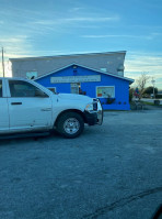 New Bern Mexican Bakery outside