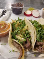 Cholita's Tacos food