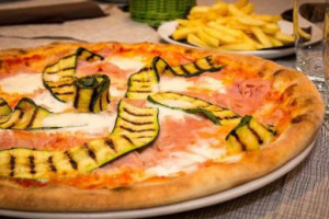 Pizza Dolce Salato food