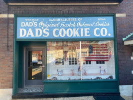 Dad's Cookie Co outside