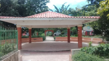 Villa Estrella Park outside