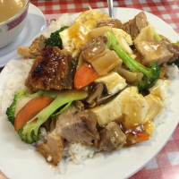 On Lok Restaurant & Wun Tun House food