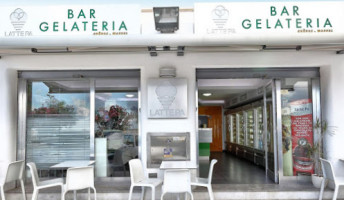 Latte Pa Gelateria inside