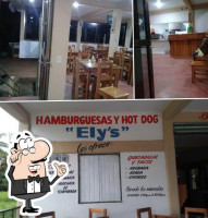 Hamburguesas Y Hot Dog Ely 's inside