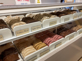 Doug Murdick's Fudge outside