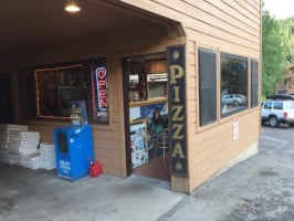 Pizza 101 outside