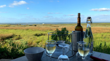 La Cabane Des Jaud food