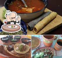 Los Arroyo Barbacoa food