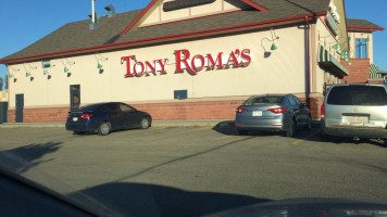 Tony Roma's outside