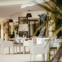 L'arbre Jaune Restaurant Riviera Golf De Barbossi inside